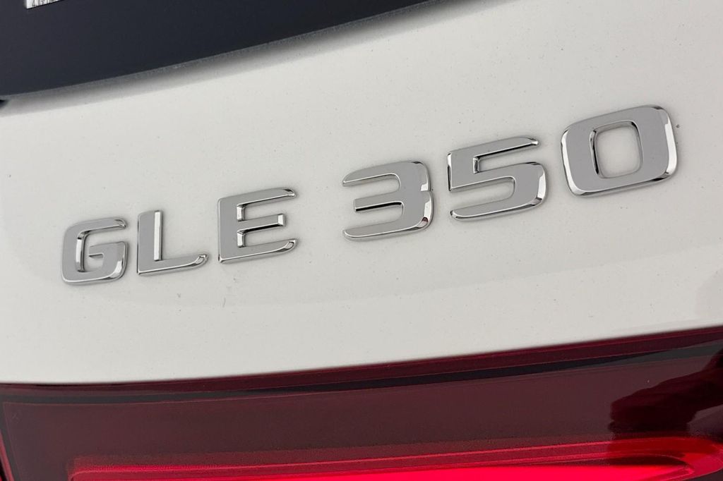 2026 Mercedes-BENZ GLE photo 8