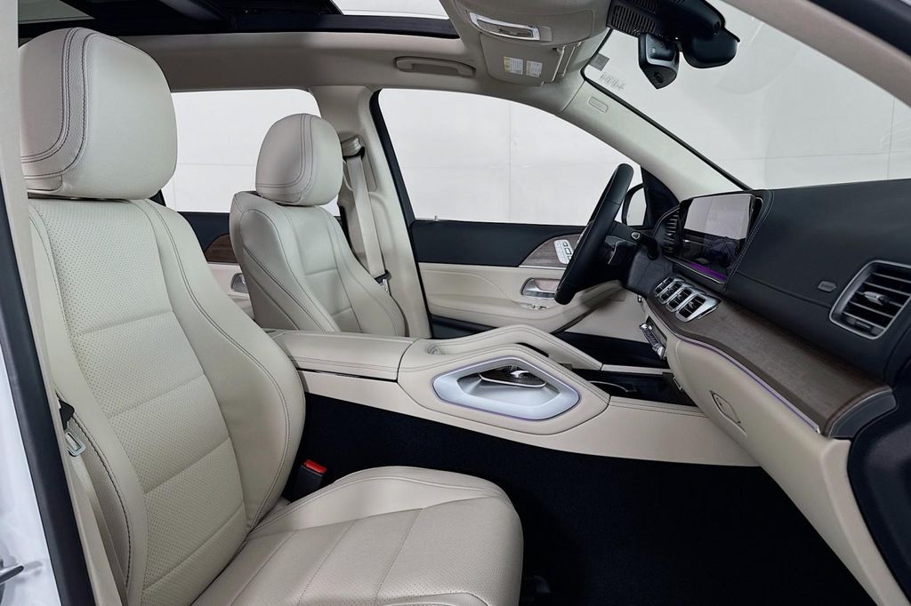 MERCEDES-BENZ GLS - 6