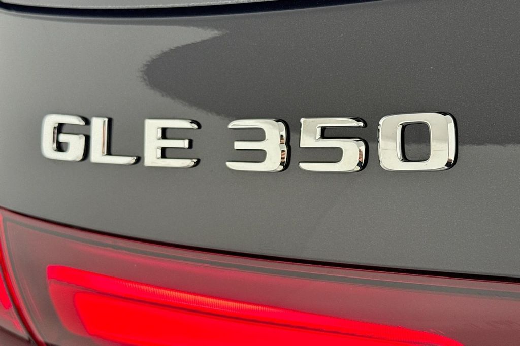 2026 Mercedes-BENZ GLE — фото 8