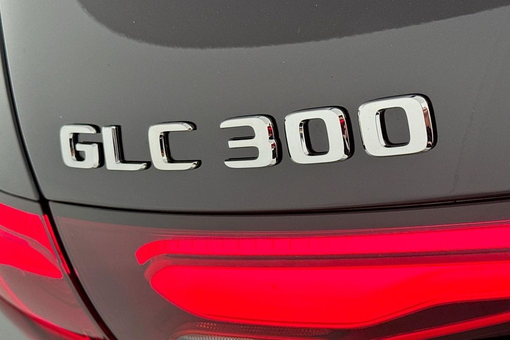 MERCEDES-BENZ GLC - 8
