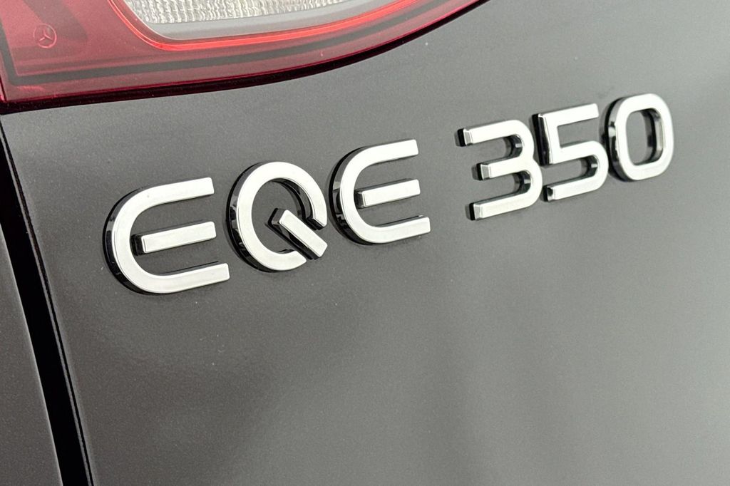 صورة 10 لـ 2024 Mercedes-BENZ EQE