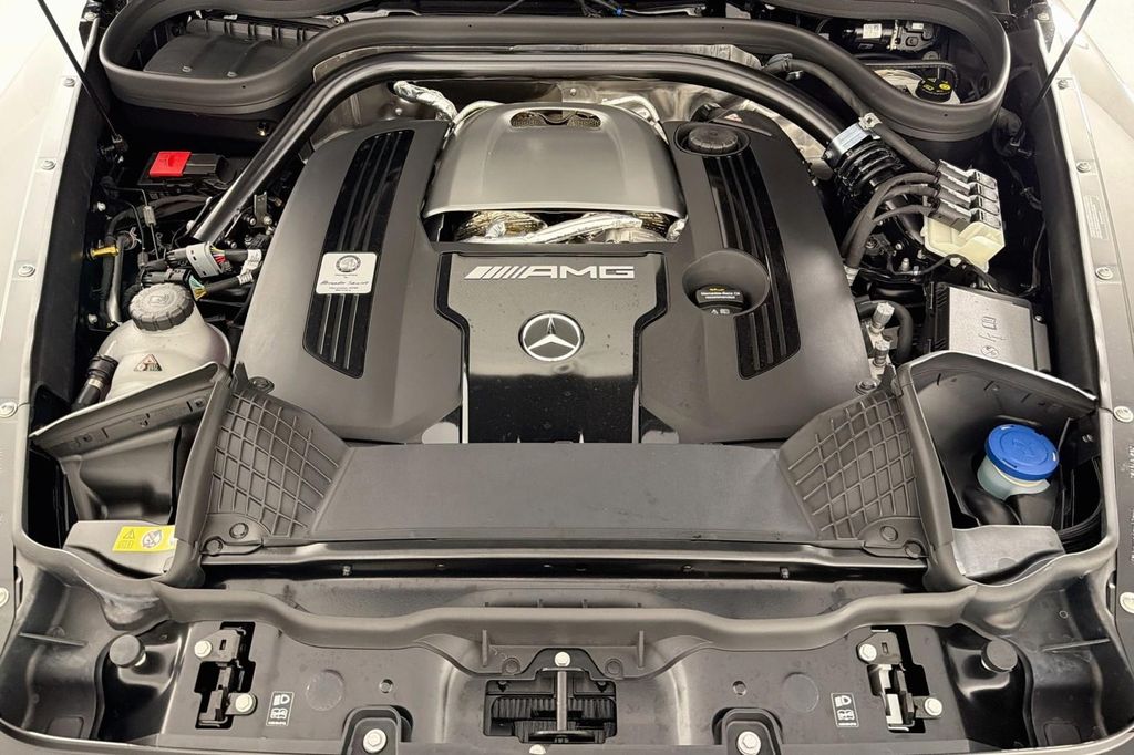 صورة 10 لـ 2027 Mercedes-BENZ AMG G 63 BASE