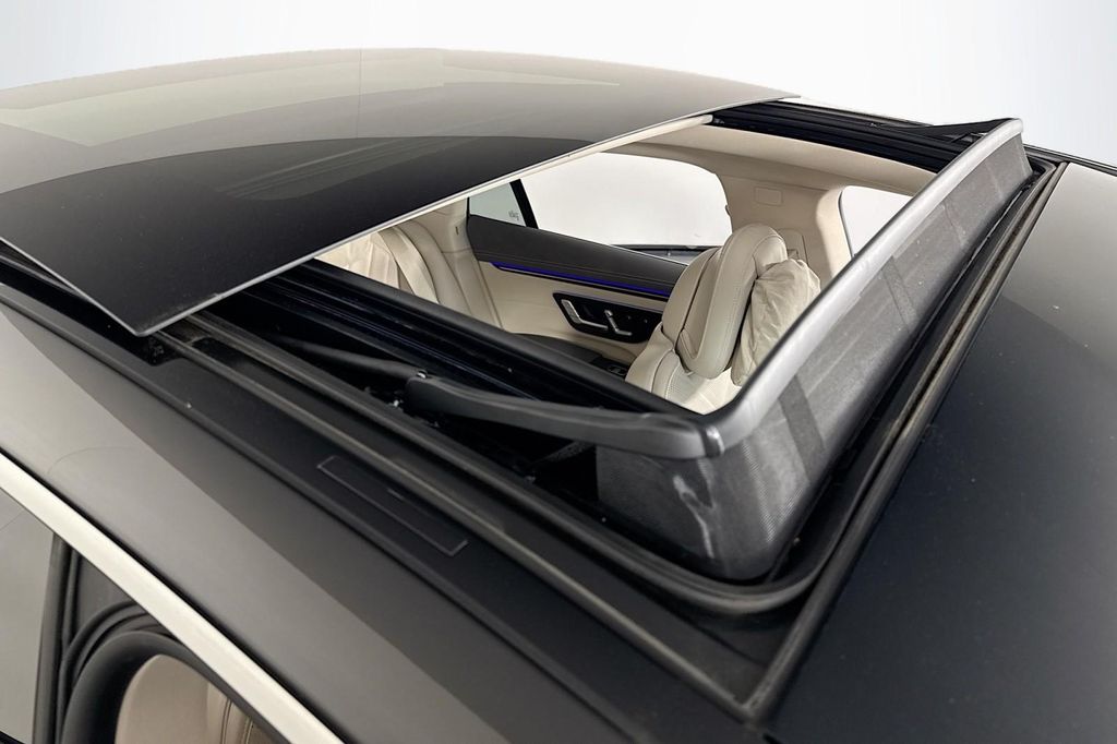 صورة مصغرة 21 لـ 2023 Mercedes-BENZ EQS