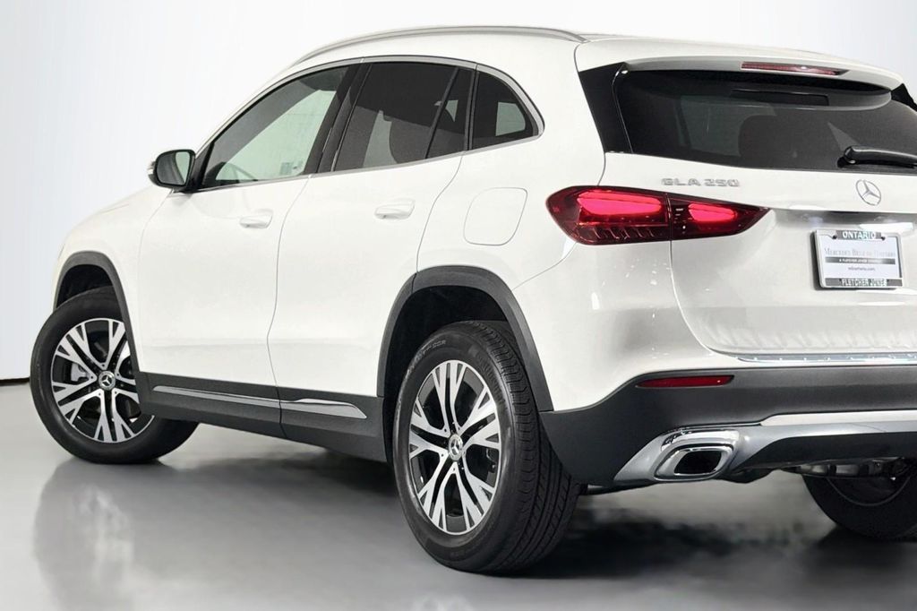 2026 Mercedes-BENZ GLA 缩略图 16