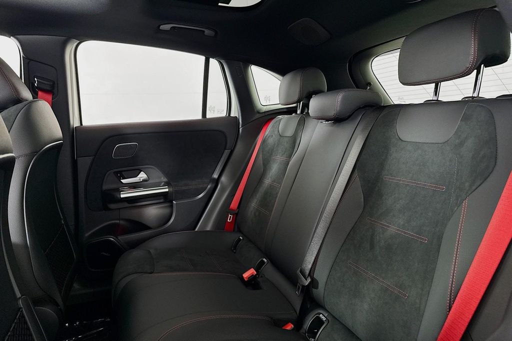 MERCEDES-BENZ GLA-CLASS AMG - 7