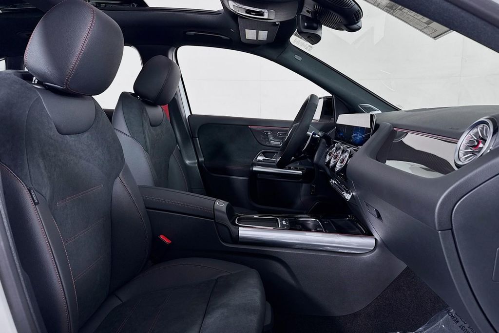 MERCEDES-BENZ GLA-CLASS AMG - 6