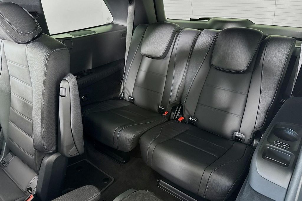 2026 Mercedes-BENZ GLS — миниатюра 15