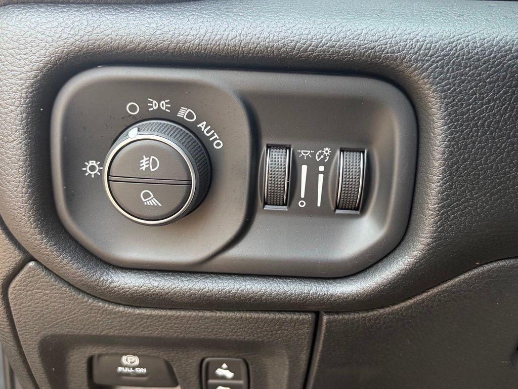 صورة مصغرة 47 لـ 2025 RAM 1500 LARAMIE