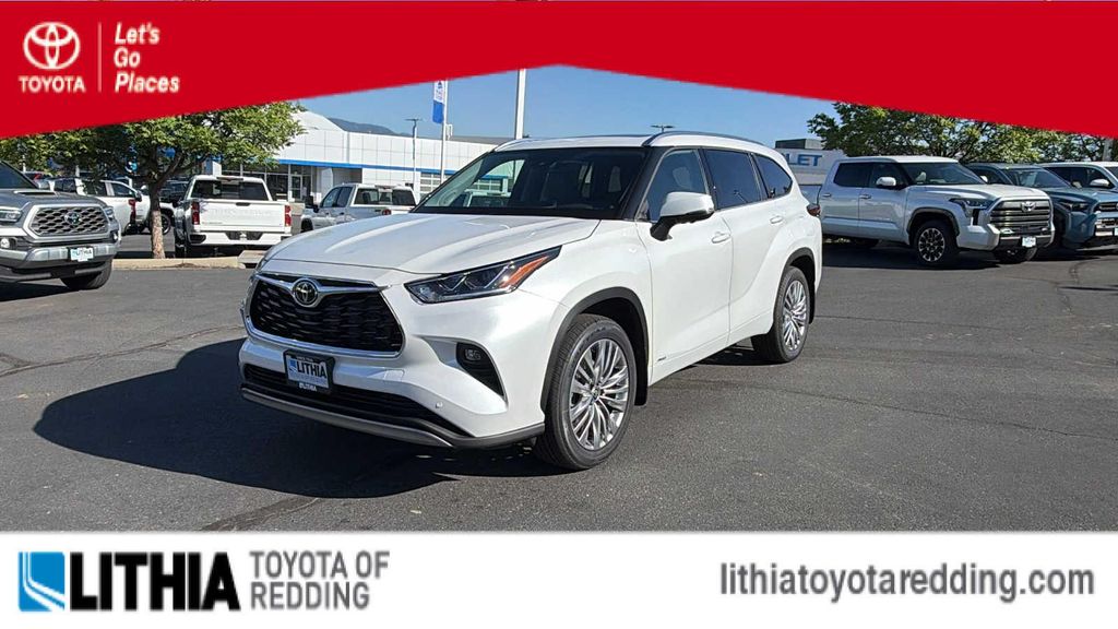 New 2026 Toyota Highlander Hybrid Platinum