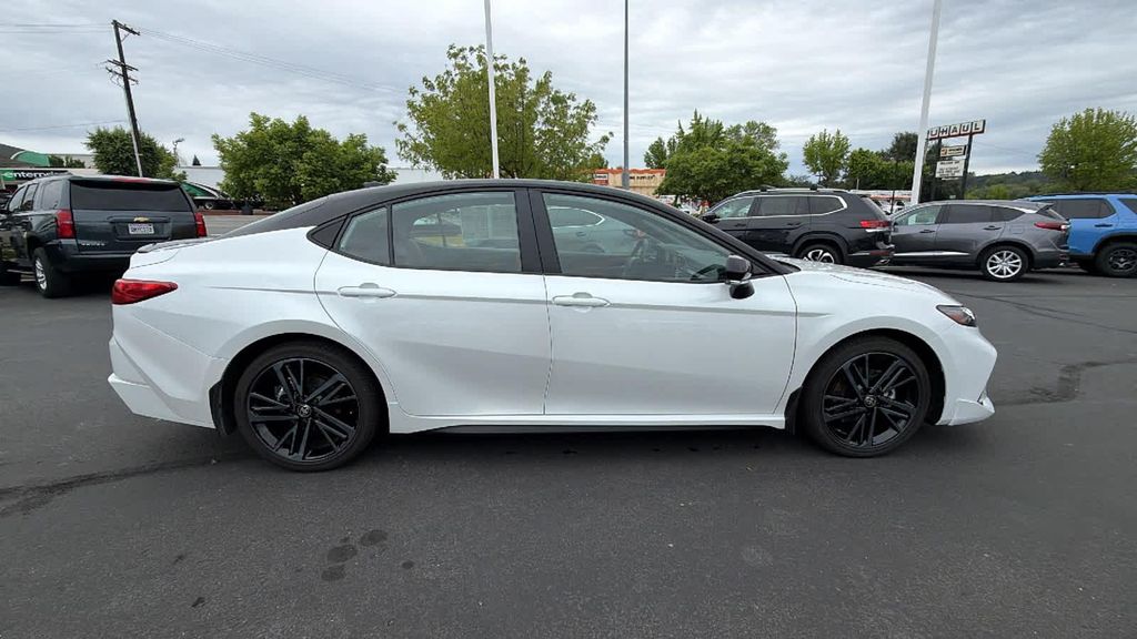 TOYOTA CAMRY - 4