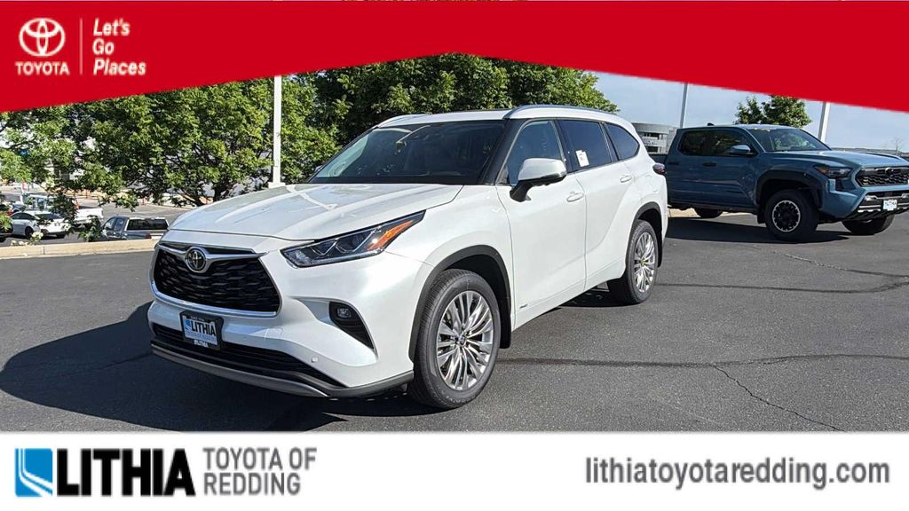 New 2026 Toyota Highlander Hybrid Platinum