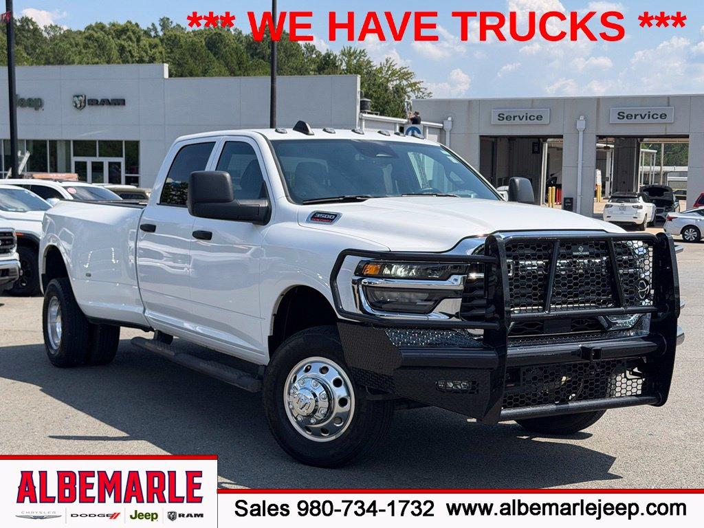 صورة 1 لـ 2025 RAM 3500 TRADESMAN