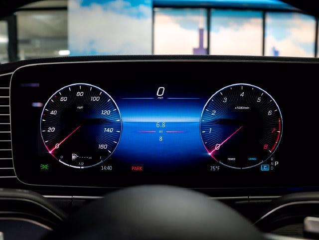 2026 Mercedes-BENZ GLE — миниатюра 18