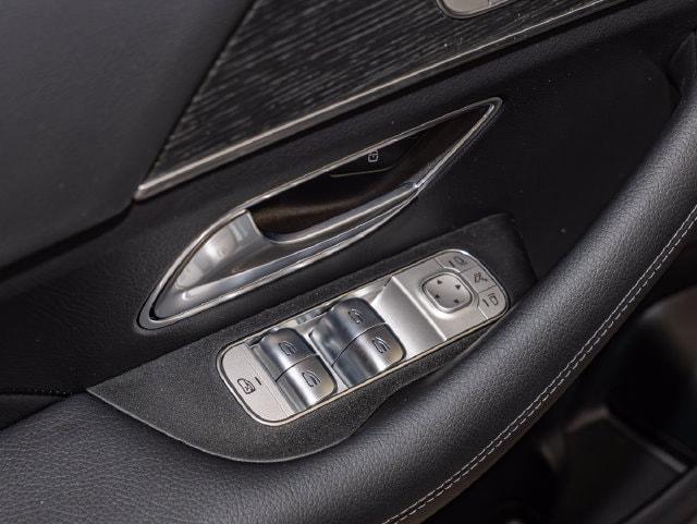 2026 Mercedes-BENZ GLE — миниатюра 14