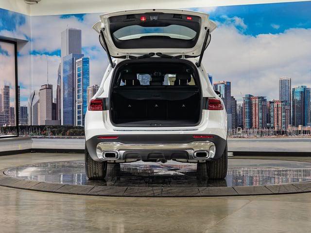2026 Mercedes-BENZ GLB — миниатюра 12