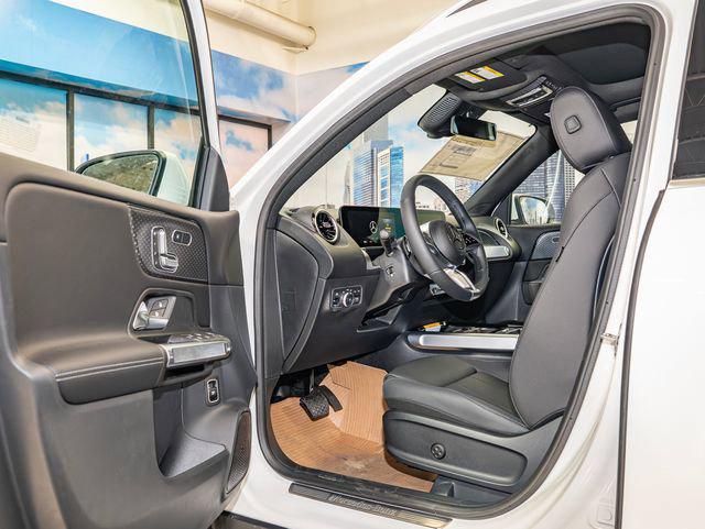 2026 Mercedes-BENZ GLB — миниатюра 13