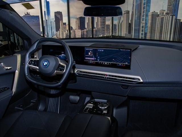2025 BMW IX XDRIVE50 — миниатюра 14