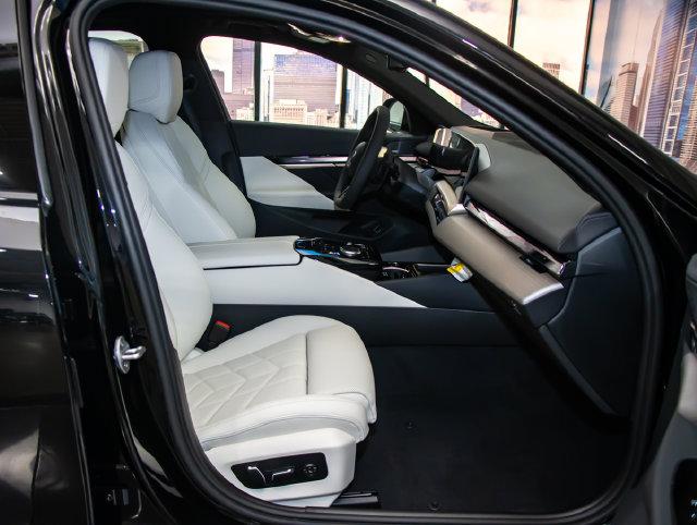 2027 BMW 530 XDRIVE 缩略图 19