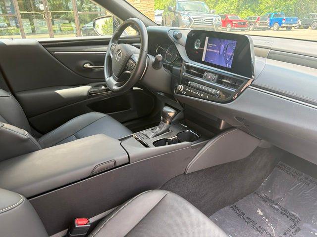 صورة مصغرة 29 لـ 2025 Lexus ES 350 BASE