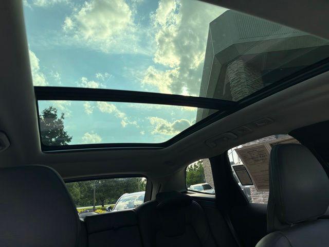 صورة مصغرة 34 لـ 2025 Volvo XC60 B5 PLUS