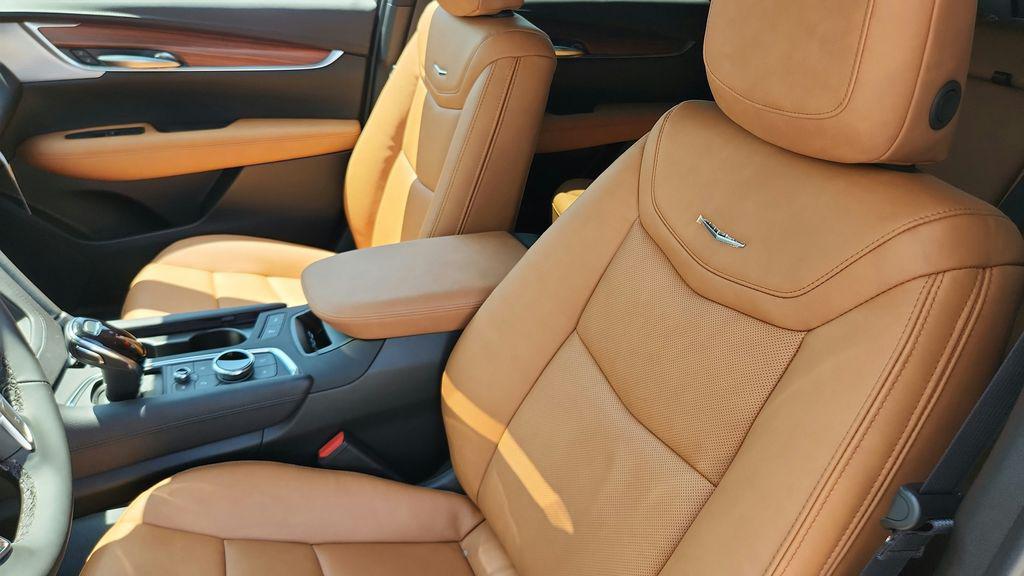 صورة 10 لـ 2026 Cadillac XT5 PREMIUM LUXURY