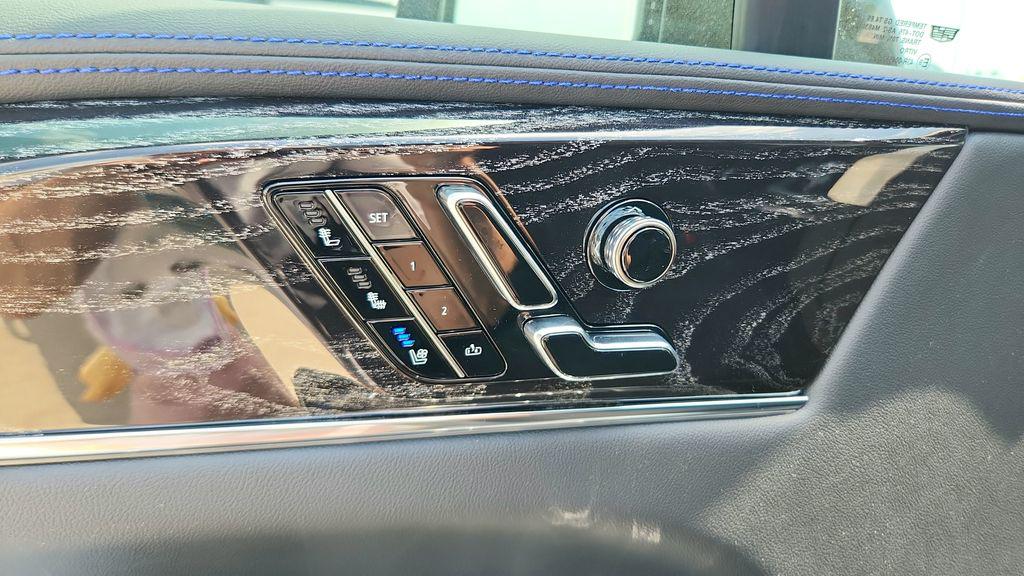 2026 Cadillac ESCALADE IQ SPORT — миниатюра 17