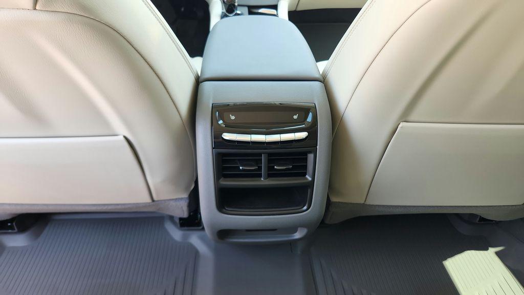 صورة مصغرة 27 لـ 2026 Cadillac XT5 PREMIUM LUXURY