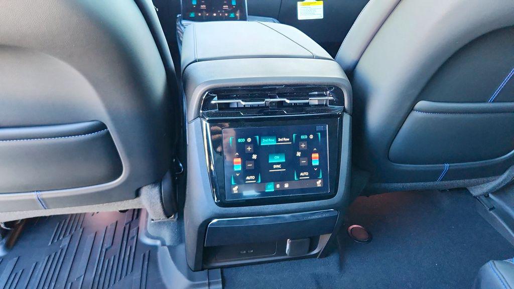 2026 Cadillac ESCALADE IQL LUXURY — миниатюра 29