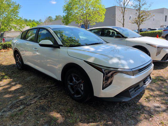 New 2026 Kia K4 LXS