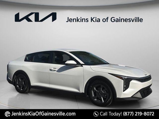 New 2026 Kia K4 LXS