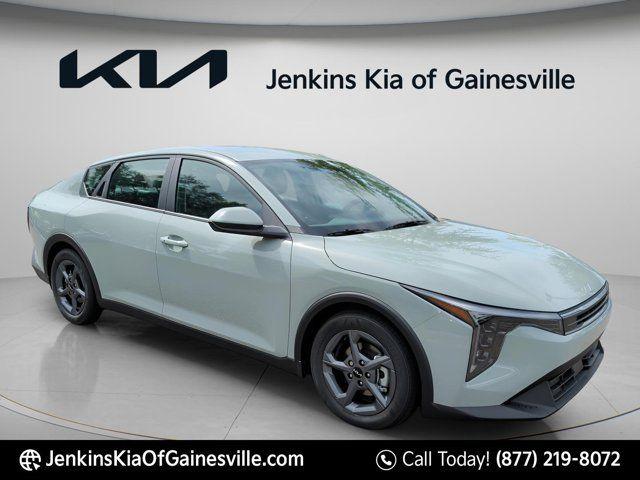 New 2026 Kia K4 LXS
