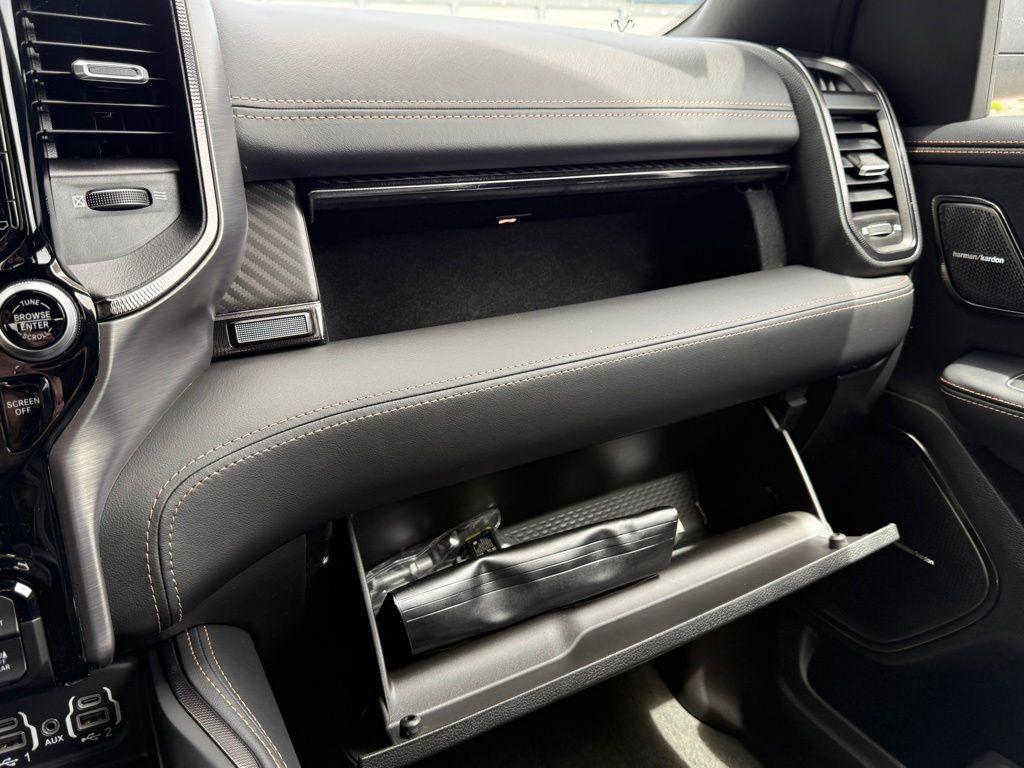 صورة مصغرة 29 لـ 2024 RAM 1500 TRX