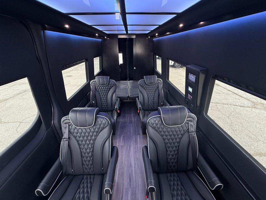 صورة مصغرة 49 لـ 2023 Mercedes-BENZ OTHERS