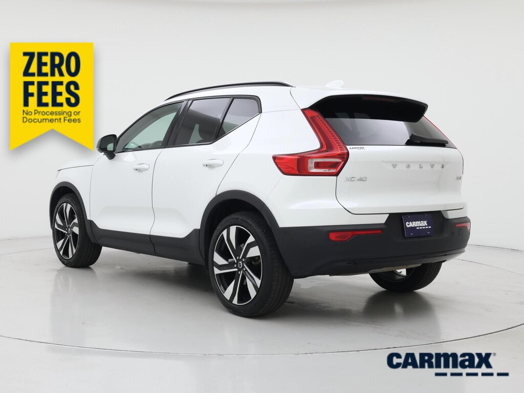 2025 Volvo XC40 B5 PLUS DARK THEME — фото 2