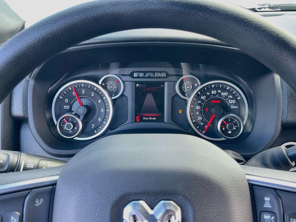 2026 RAM 2500 TRADESMAN CREW CAB 4X4 8' BOX — миниатюра 12