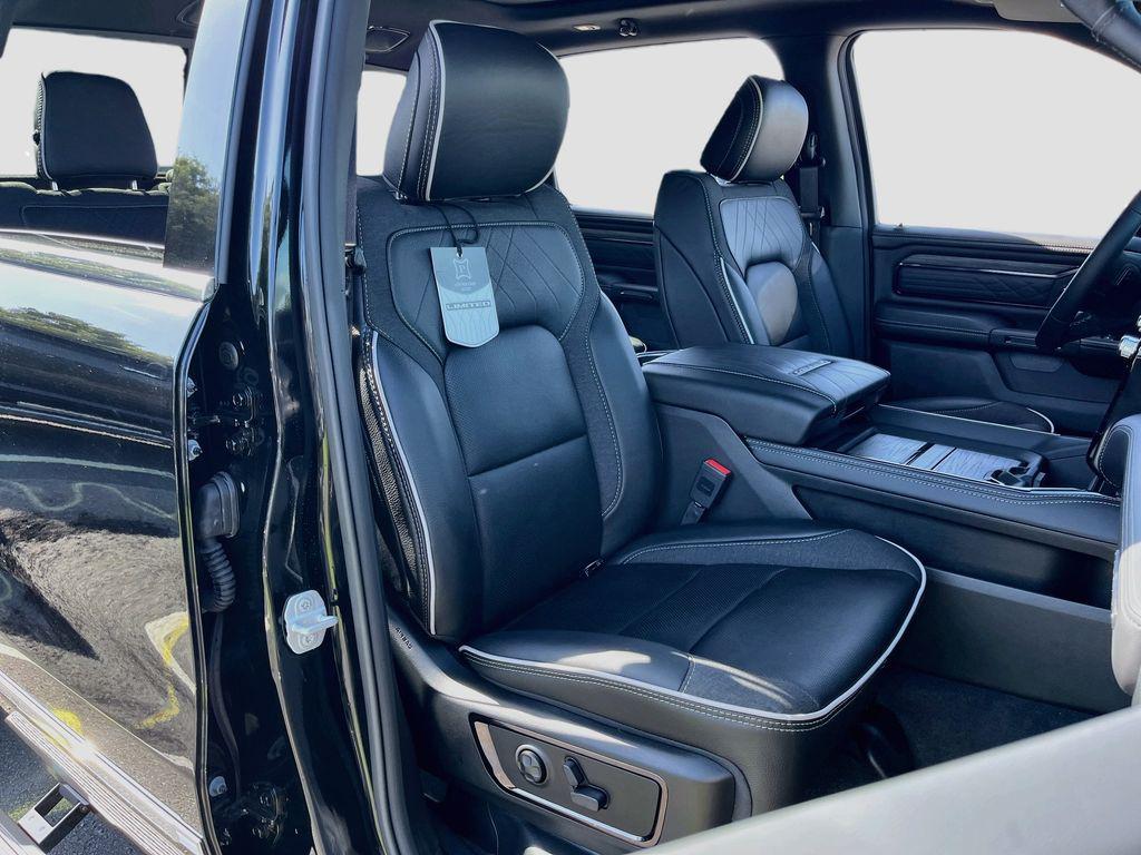 صورة مصغرة 27 لـ 2026 RAM 1500 LIMITED