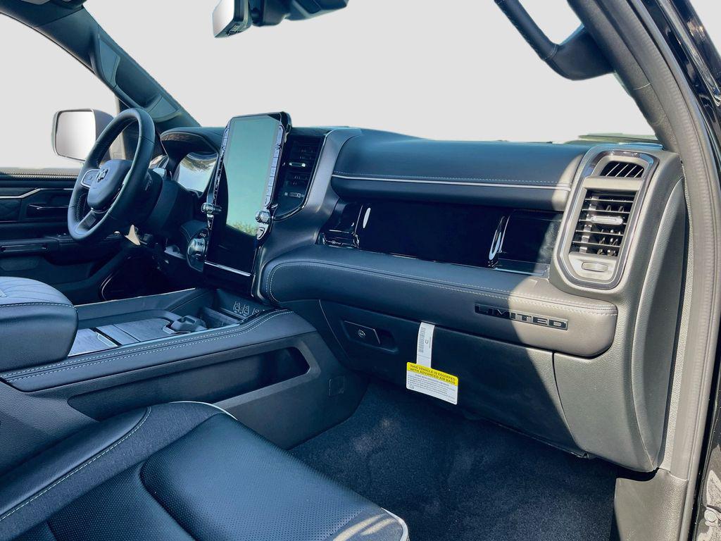 صورة مصغرة 28 لـ 2026 RAM 1500 LIMITED