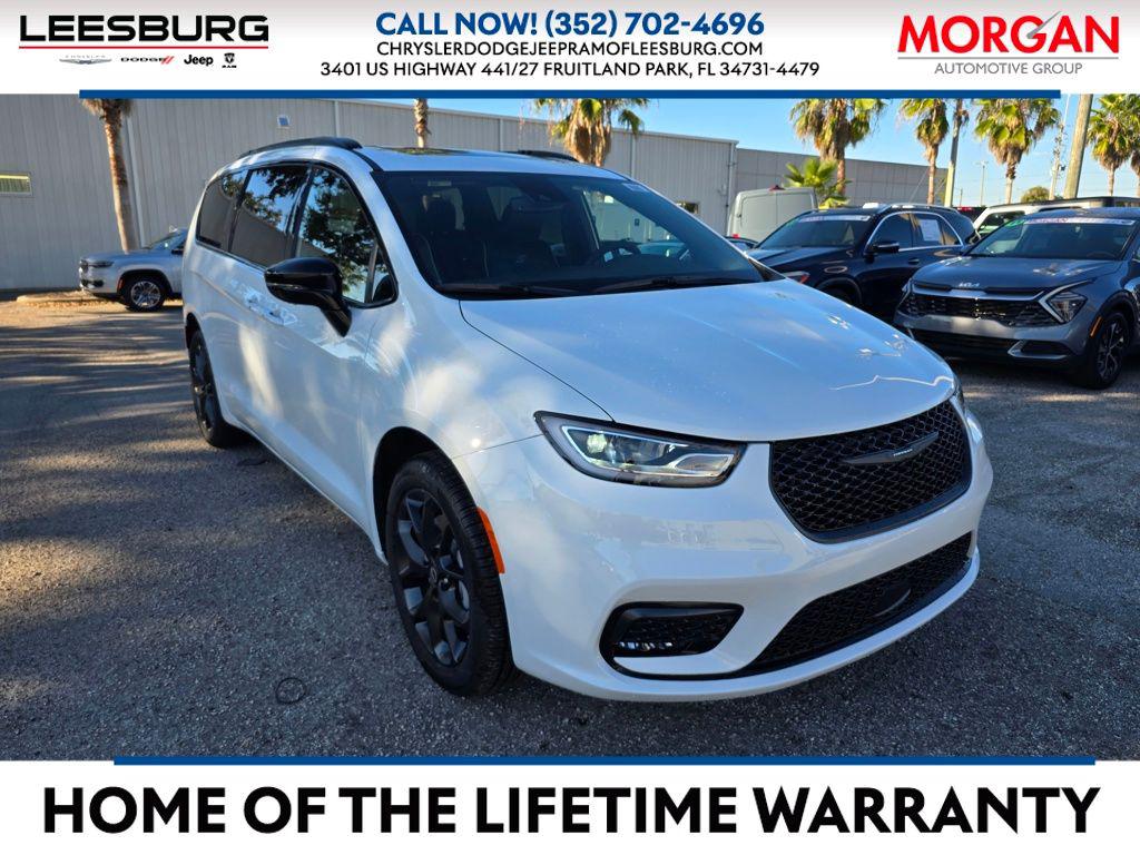 New 2026 Chrysler Pacifica Limited