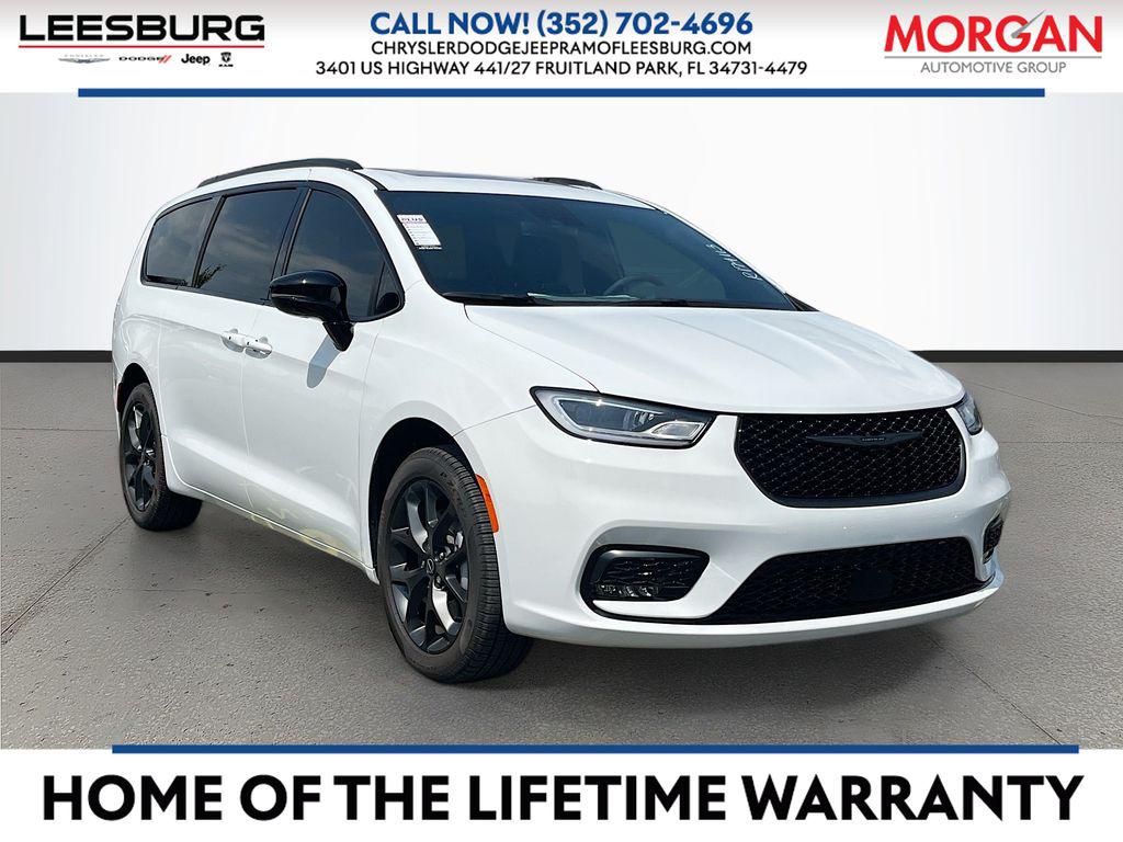 New 2026 Chrysler Pacifica Limited