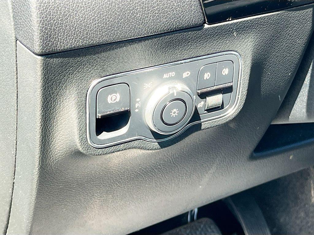 MERCEDES-BENZ GLA-CLASS - 10