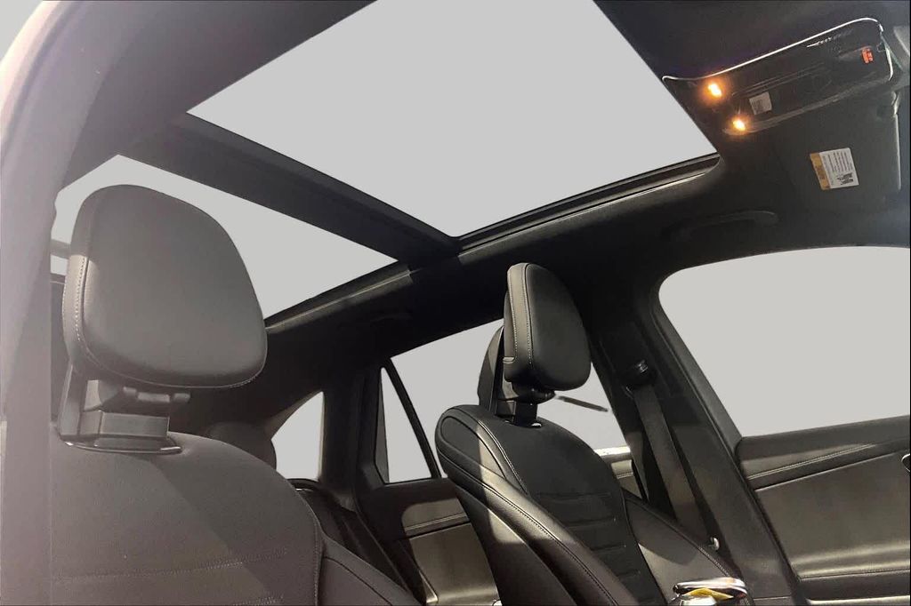 صورة مصغرة 14 لـ 2025 Mercedes-BENZ GLC
