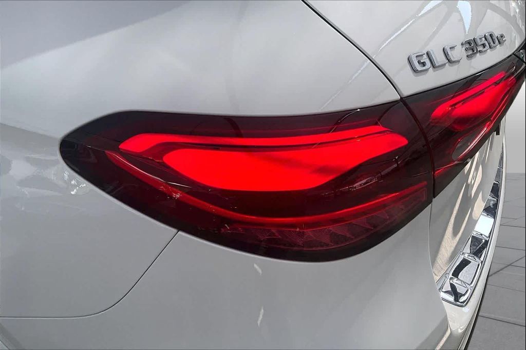 صورة مصغرة 29 لـ 2025 Mercedes-BENZ GLC