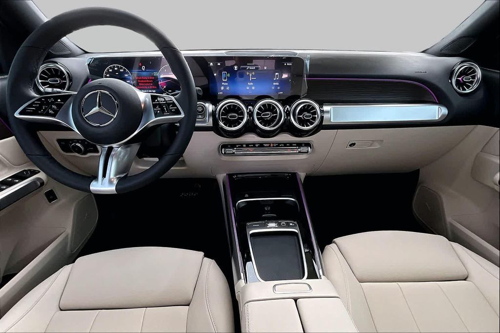 صورة 8 لـ 2026 Mercedes-BENZ GLB