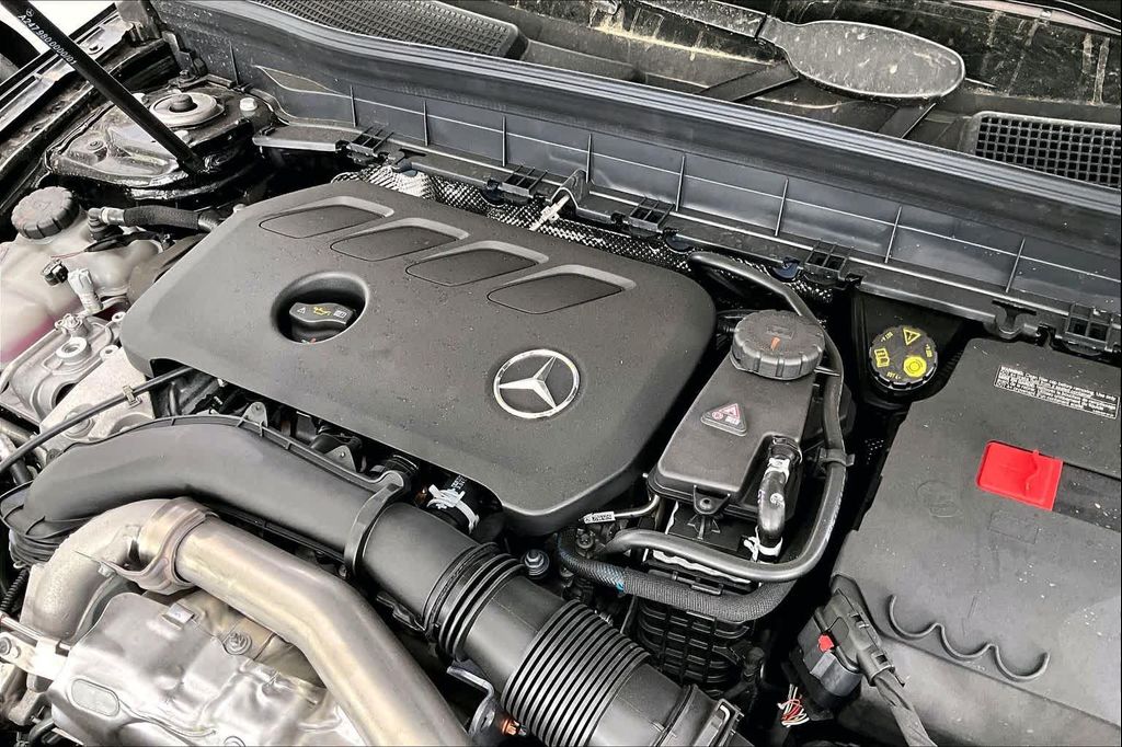 2026 Mercedes-BENZ GLB — миниатюра 18