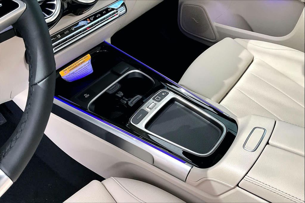 2026 Mercedes-BENZ GLB — миниатюра 11