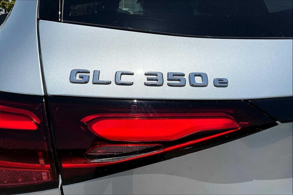 MERCEDES-BENZ GLC - 7