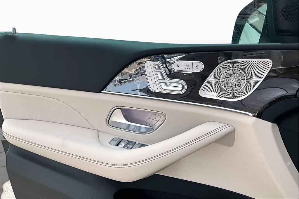 2026 Mercedes-BENZ GLE 缩略图 15