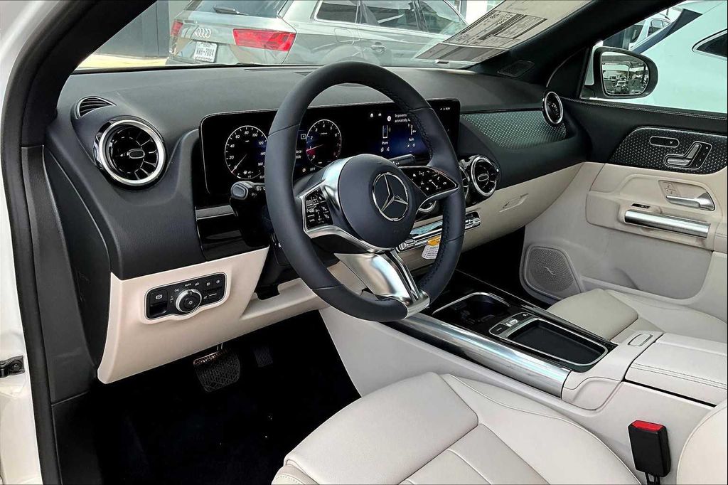 MERCEDES-BENZ GLA-CLASS - 10