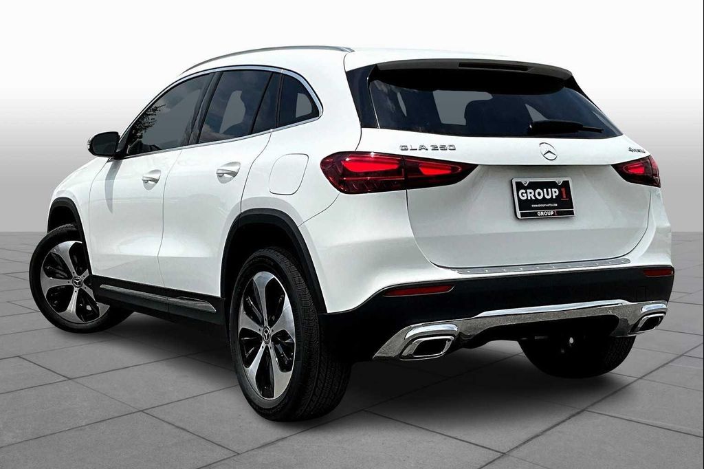 MERCEDES-BENZ GLA-CLASS - 4