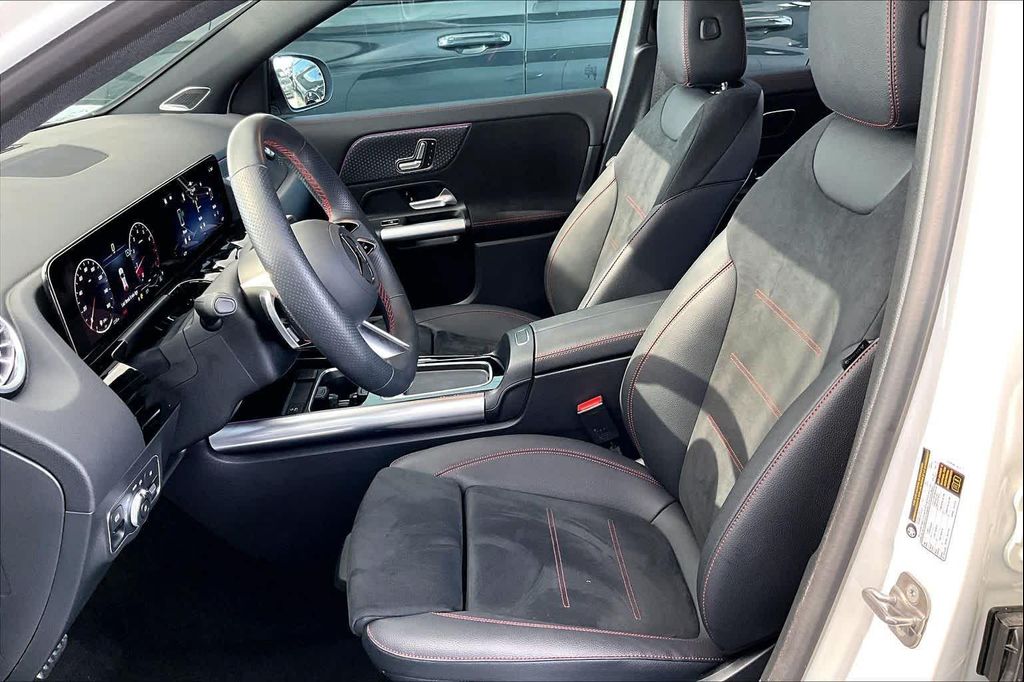 MERCEDES-BENZ GLA-CLASS - 8